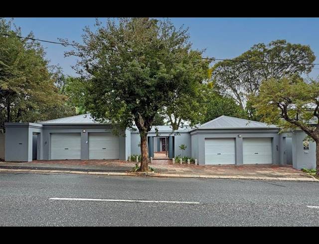 8 BEDROOM HOUSE FOR SALE IN ORCHARDS